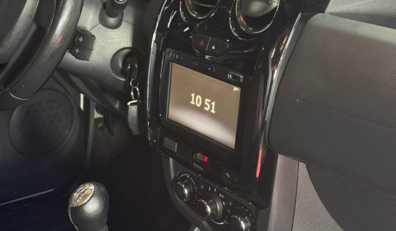 
								RENAULT DUSTER DYNAMIQUE 4X4 MT 2.0 full									