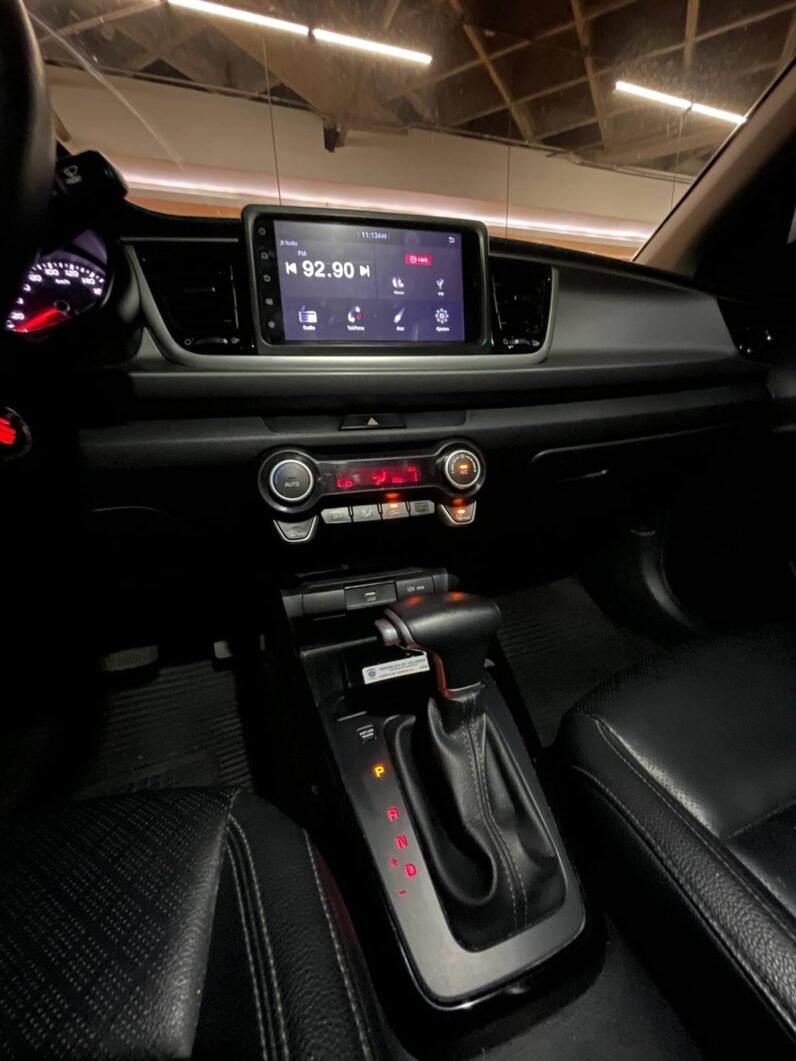 
								KIA RIO ZENITH AT 1.4 HB full									