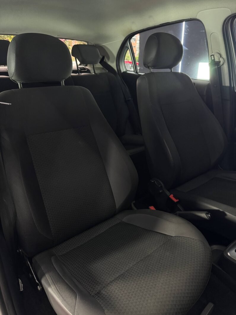 
								VOLKSWAGEN GOL TRENDLINE AT 1.6 full									