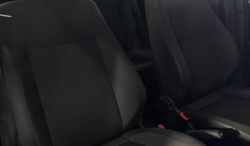 
								VOLKSWAGEN GOL TRENDLINE AT 1.6 full									