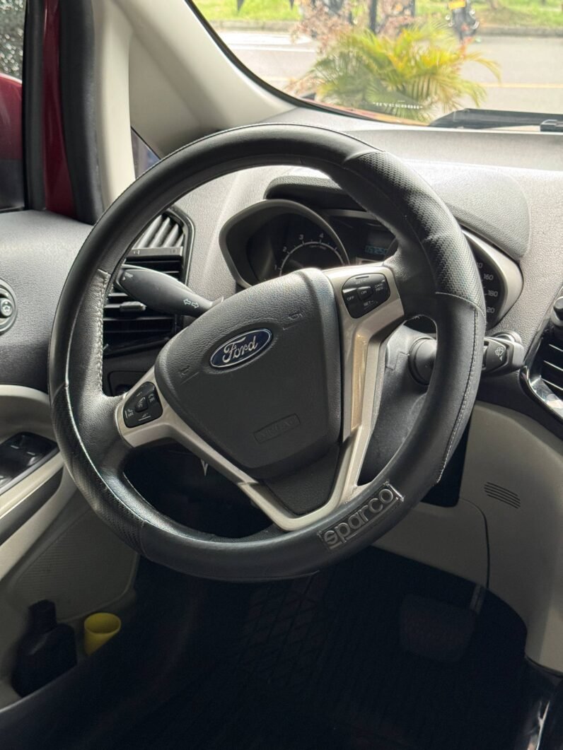 
								FORD ECOSPORT TITANIUM AT 4X2 full									