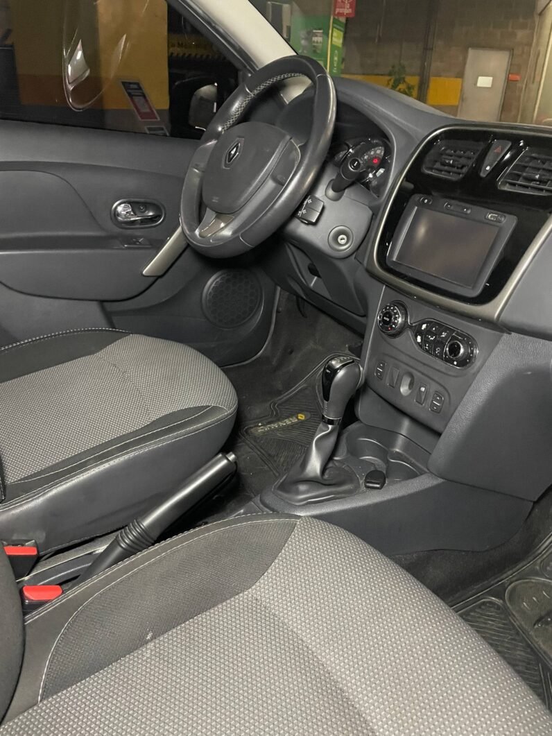 
								RENAULT LOGAN PRIVILEGE AT 1.6 SD full									