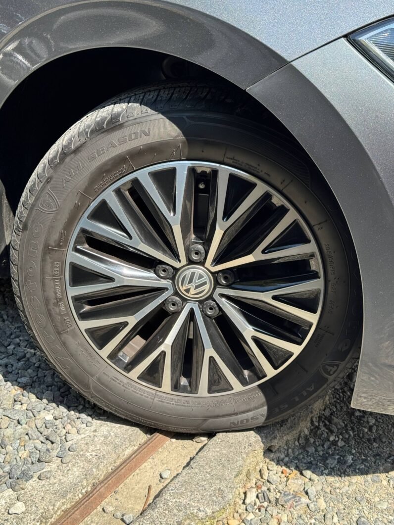
								VOLKSWAGEN JETTA HIGHLINE TSI 1.4 AT full									