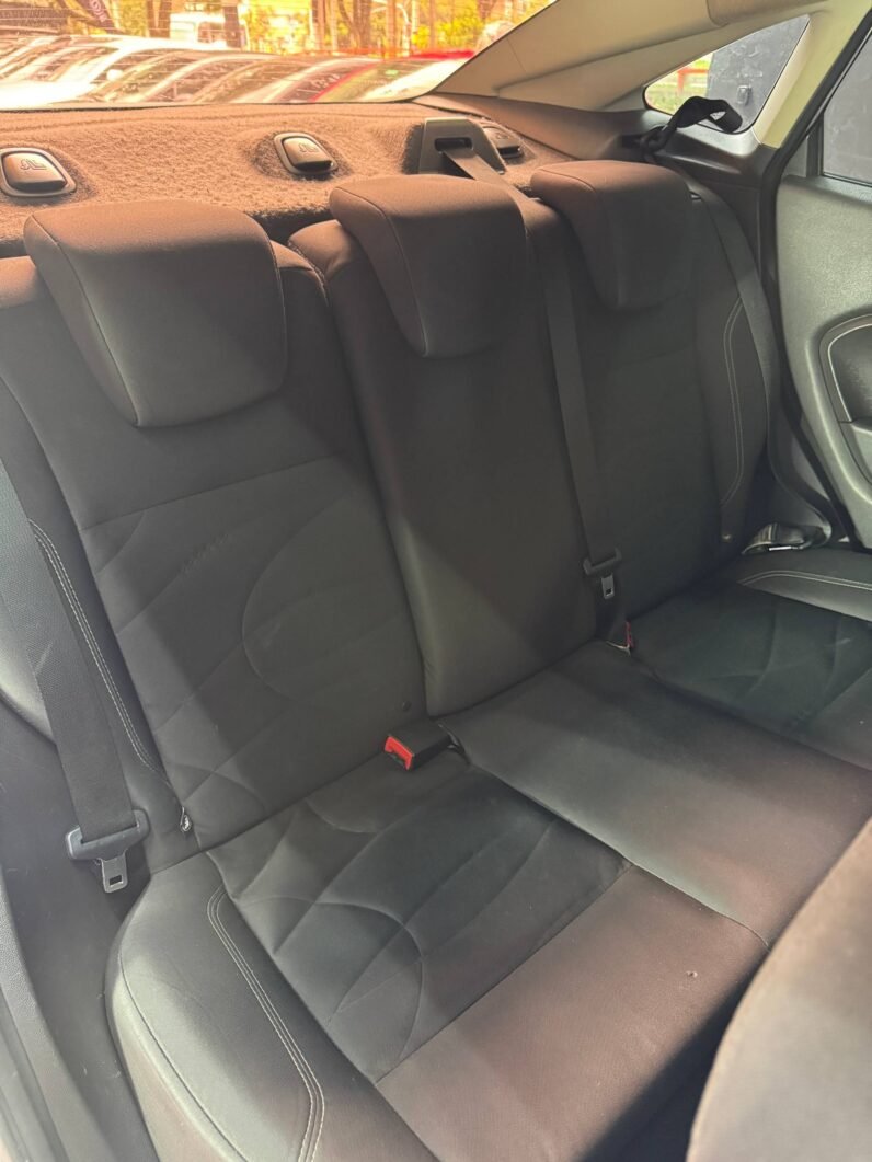 
								FORD FIESTA SE MT 1.6 SD full									