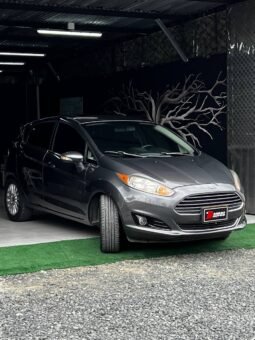 FORD FIESTA TITANIUM AT 1.6