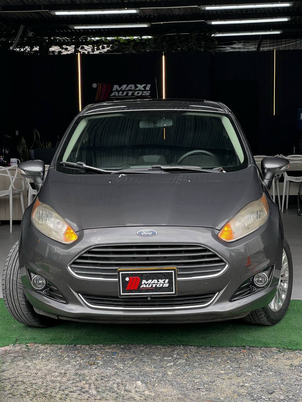 FORD FIESTA TITANIUM AT 1.6