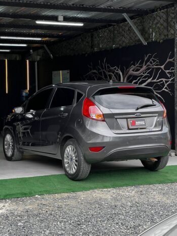 FORD FIESTA TITANIUM AT 1.6