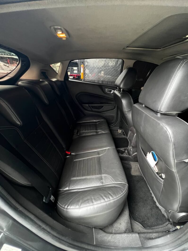 
								FORD FIESTA TITANIUM AT 1.6 full									