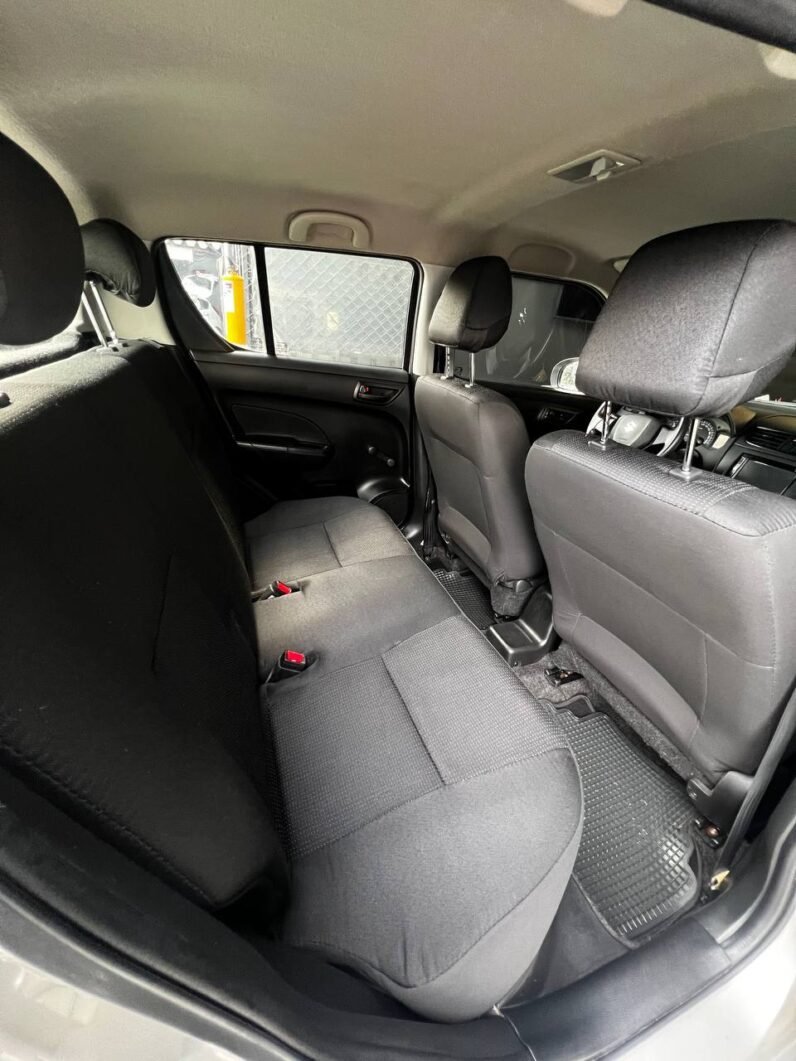 
								SUZUKI SWIFT 1.2 MT HB full									