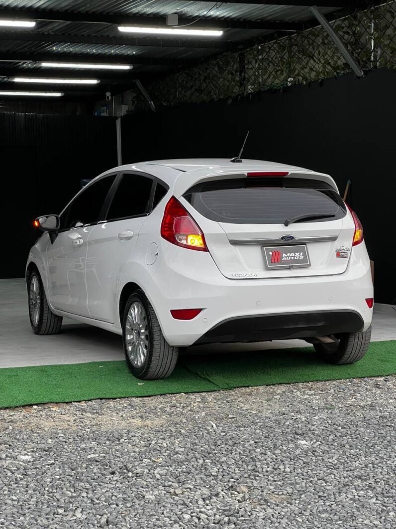 
								FORD FIESTA TITANIUM AT 1.6 full									