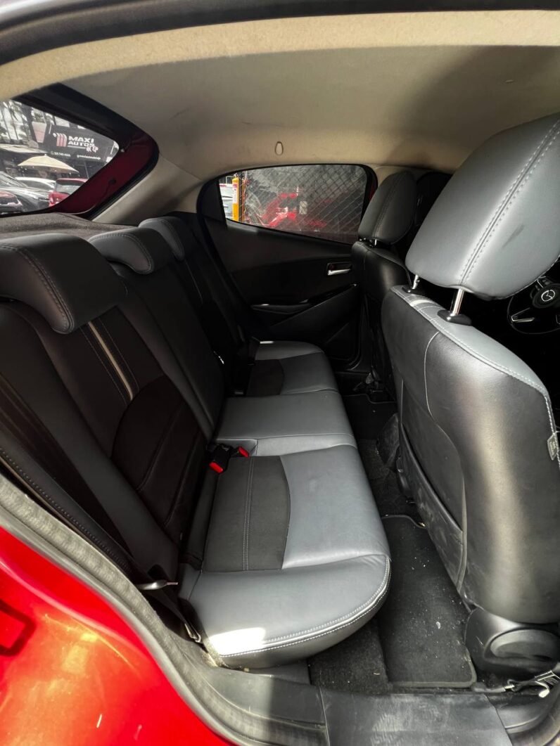 
								MAZDA 2 GRAND TOURING LX 1.5 AT full									