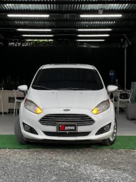 FORD FIESTA TITANIUM AT 1.6