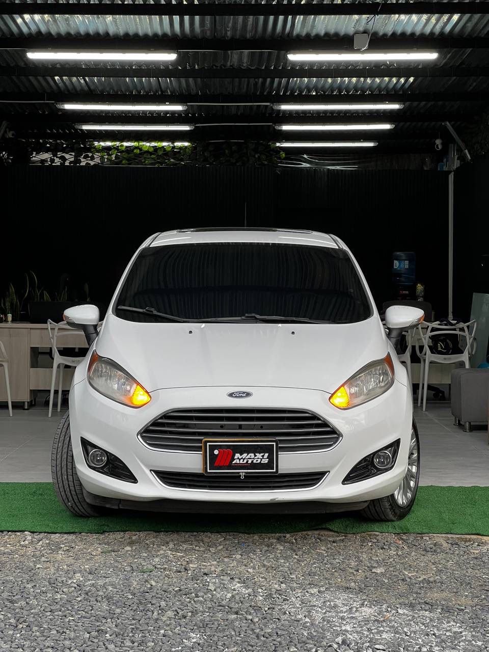 FORD FIESTA TITANIUM AT 1.6