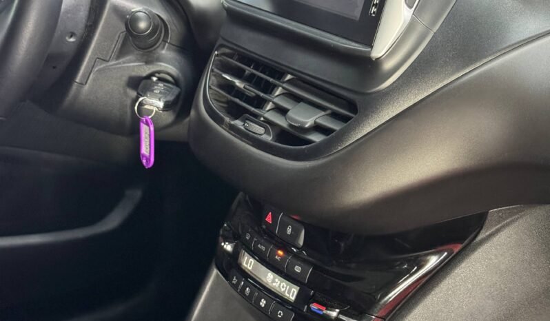 
								PEUGEOT 2008 ACTIV 1.6 AUT full									