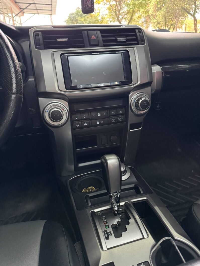 
								TOYOTA 4RUNNER SR5 4.0 AT 4X4 full									