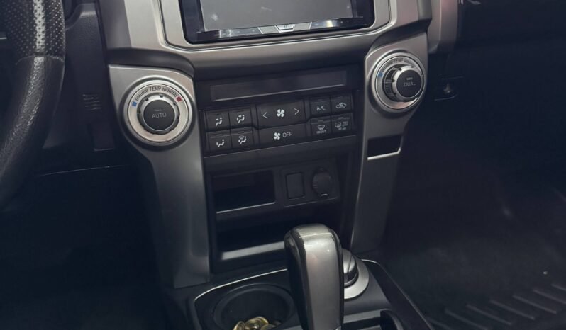 
								TOYOTA 4RUNNER SR5 4.0 AT 4X4 full									