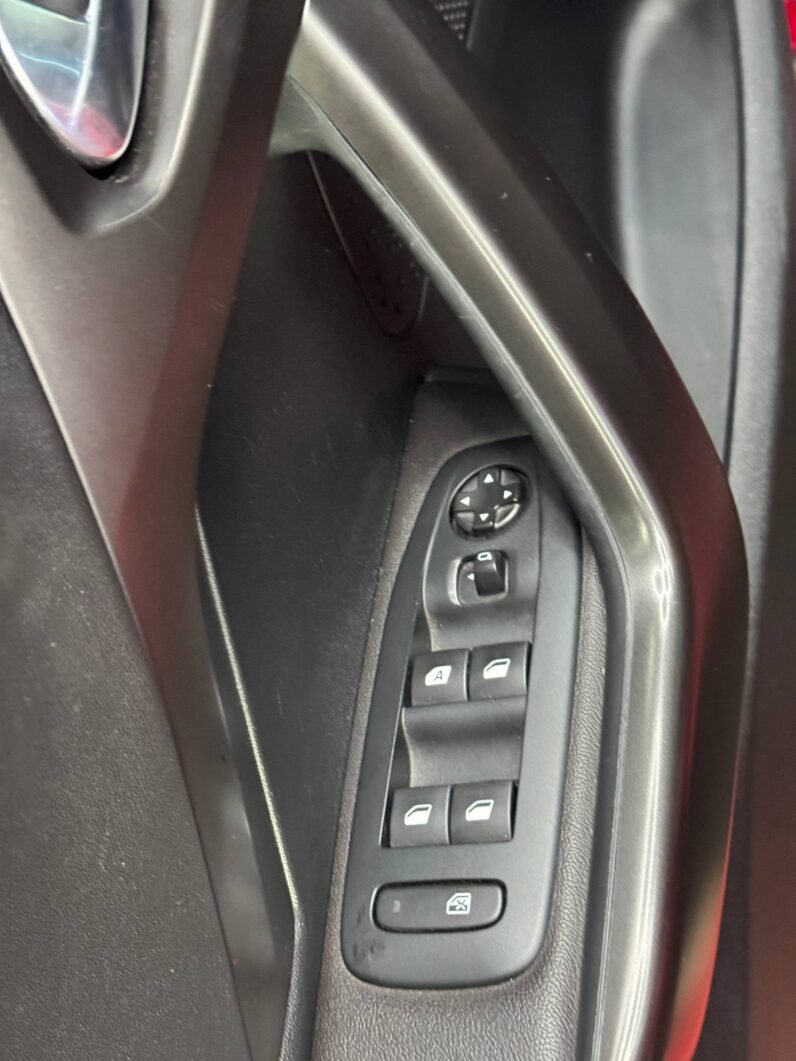 
								PEUGEOT 2008 ACTIV 1.6 AUT full									