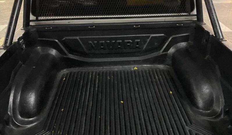 
								NISSAN NAVARA TURBO 4X4 2.5 AT full									