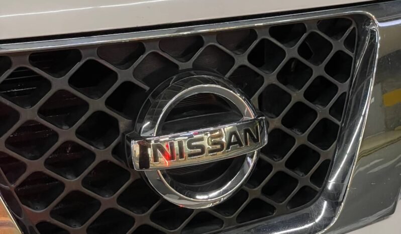 
								NISSAN NAVARA TURBO 4X4 2.5 AT full									