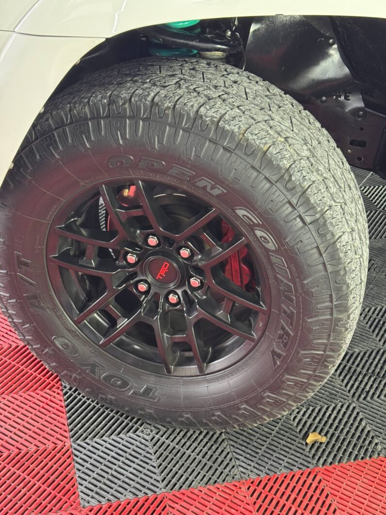 
								TOYOTA 4RUNNER SR5 4.0 AT 4X4 full									