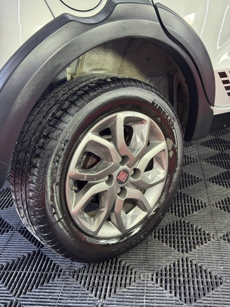
								FIAT MOBI EASY MT 1.0L full									