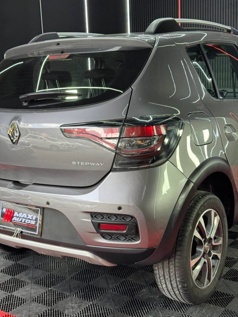 
								RENAULT STEPWAY INTENS AUT CVT 1.6 full									