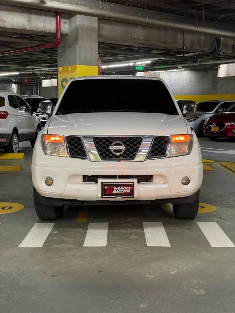 
								NISSAN NAVARA TURBO 4X4 2.5 AT full									