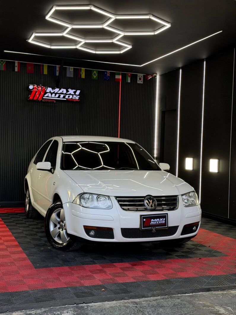 
								VOLKSWAGEN JETTA CLASSIC EUROPA MT 2.0 full									