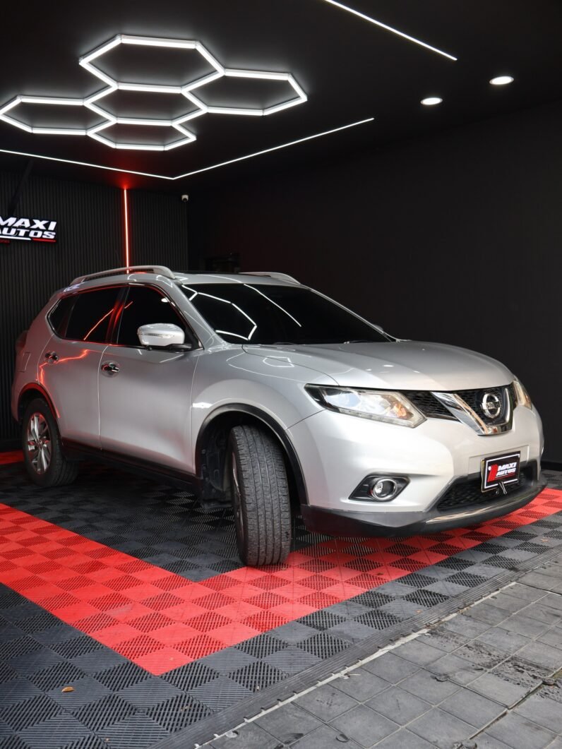 
								NISSAN XTRAIL EXCLUSIVE 2.5 AT 4X4 full									