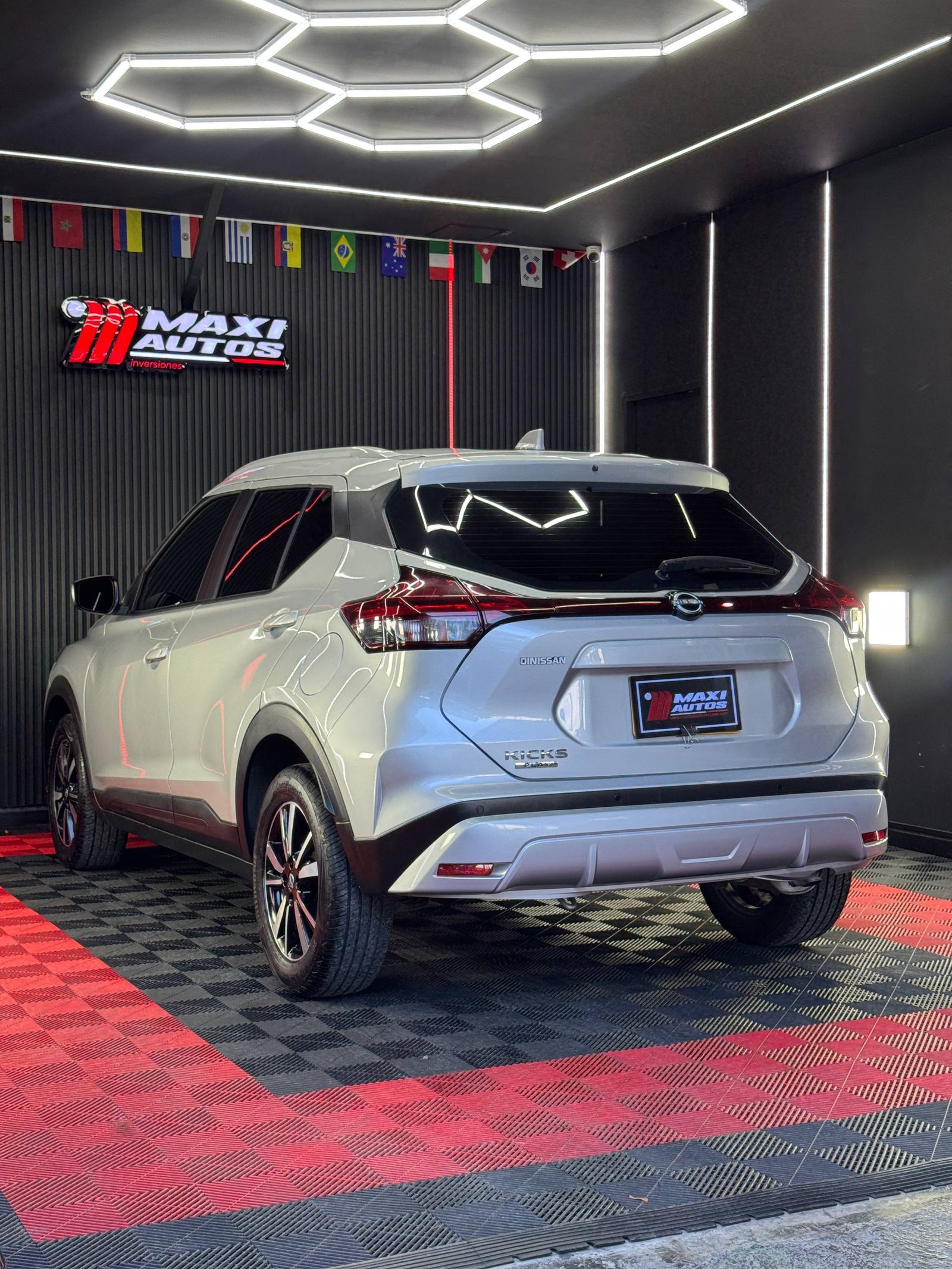 NISSAN KICKS SENSE 1.6L MT