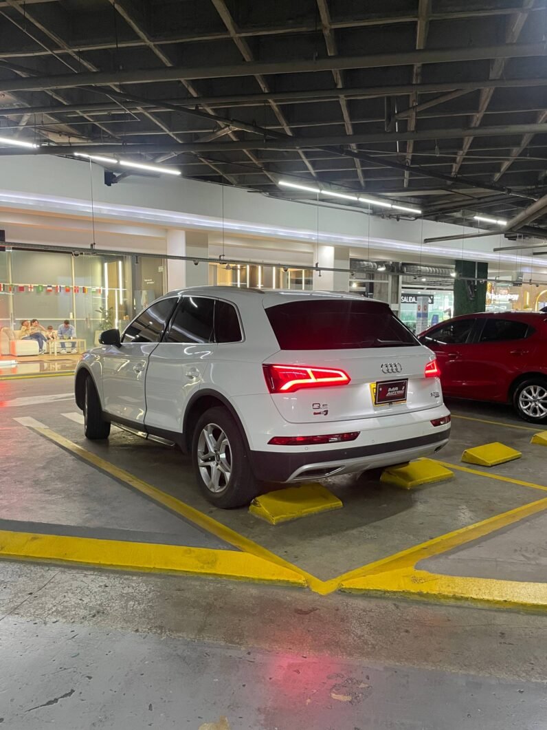 
								AUDI Q5 2.0 TDI QUATTRO AMBITION TP full									