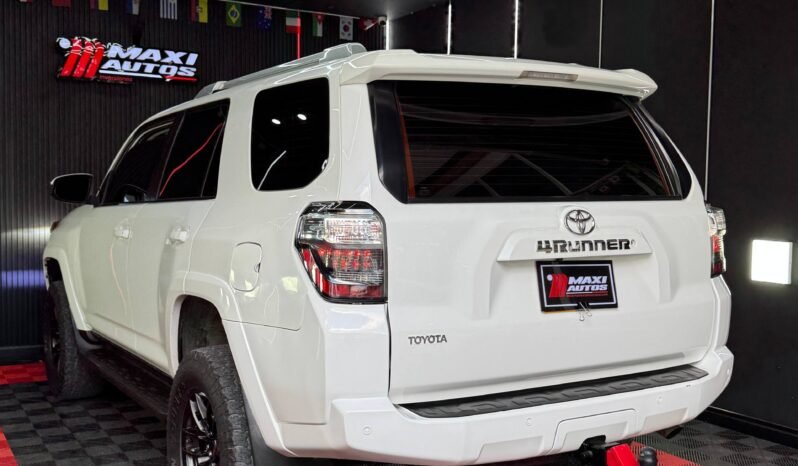 
								TOYOTA 4RUNNER SR5 4.0 AT 4X4 full									