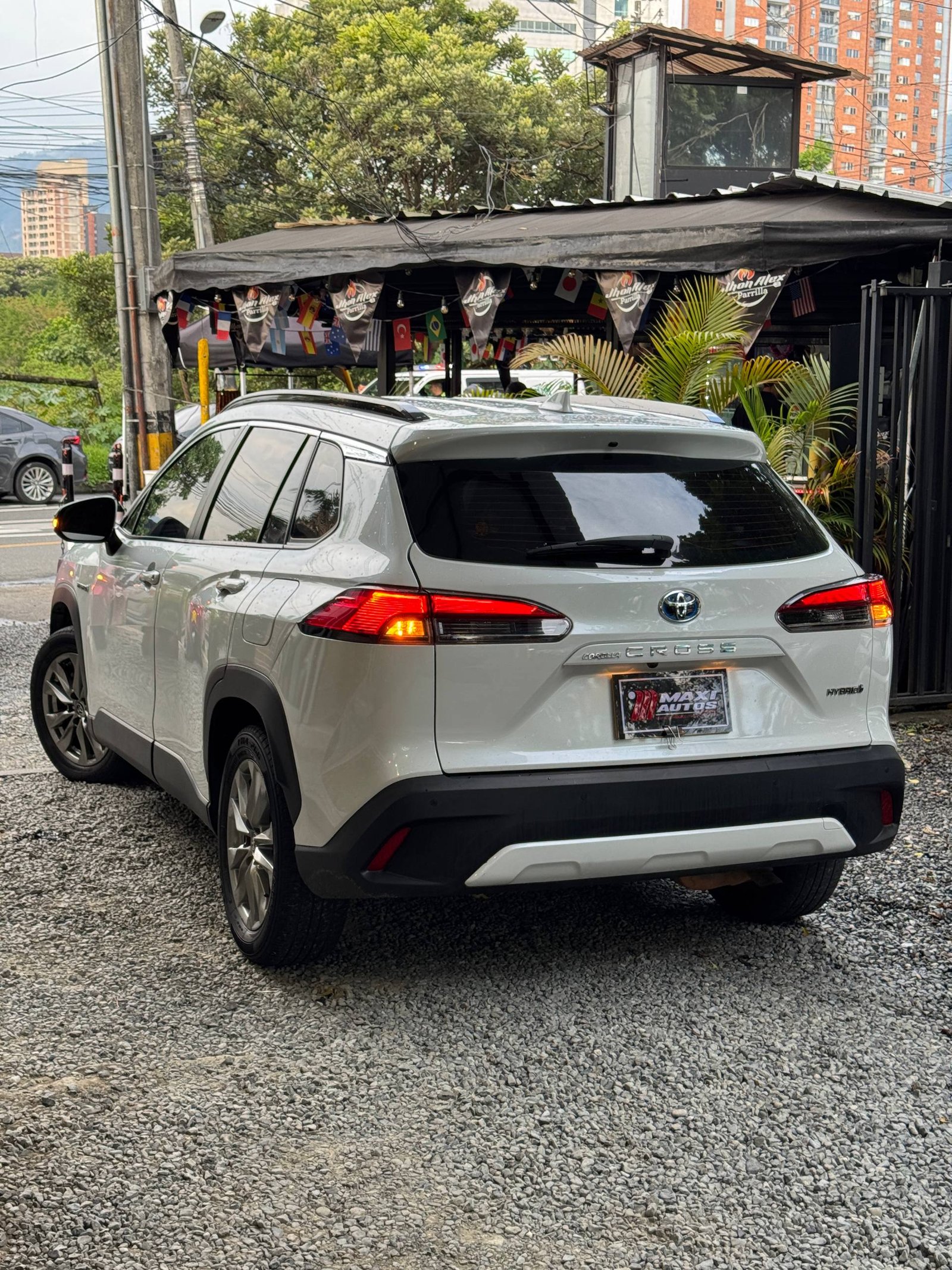 TOYOTA COROLLA CROSS XEI HYBRID 1.8 AT