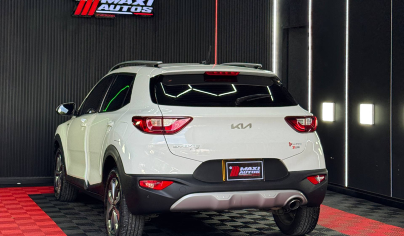 
								KIA STONIC ZENITH 2023 HIBRIDA MEC full									