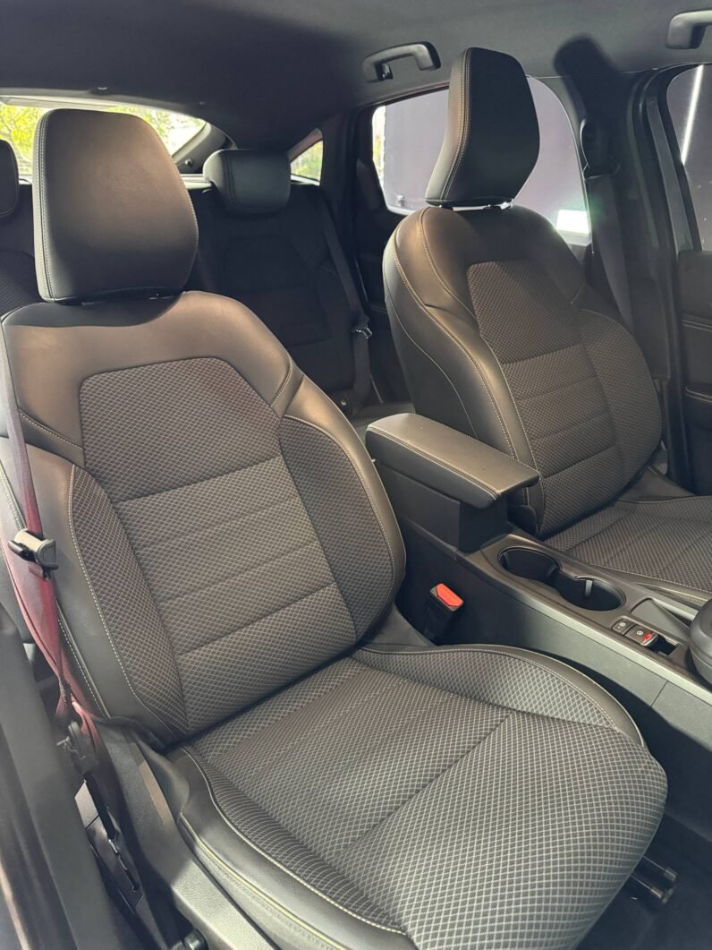 
								RENAULT ARKANA TECHNO 1.3L HIBRIDO full									