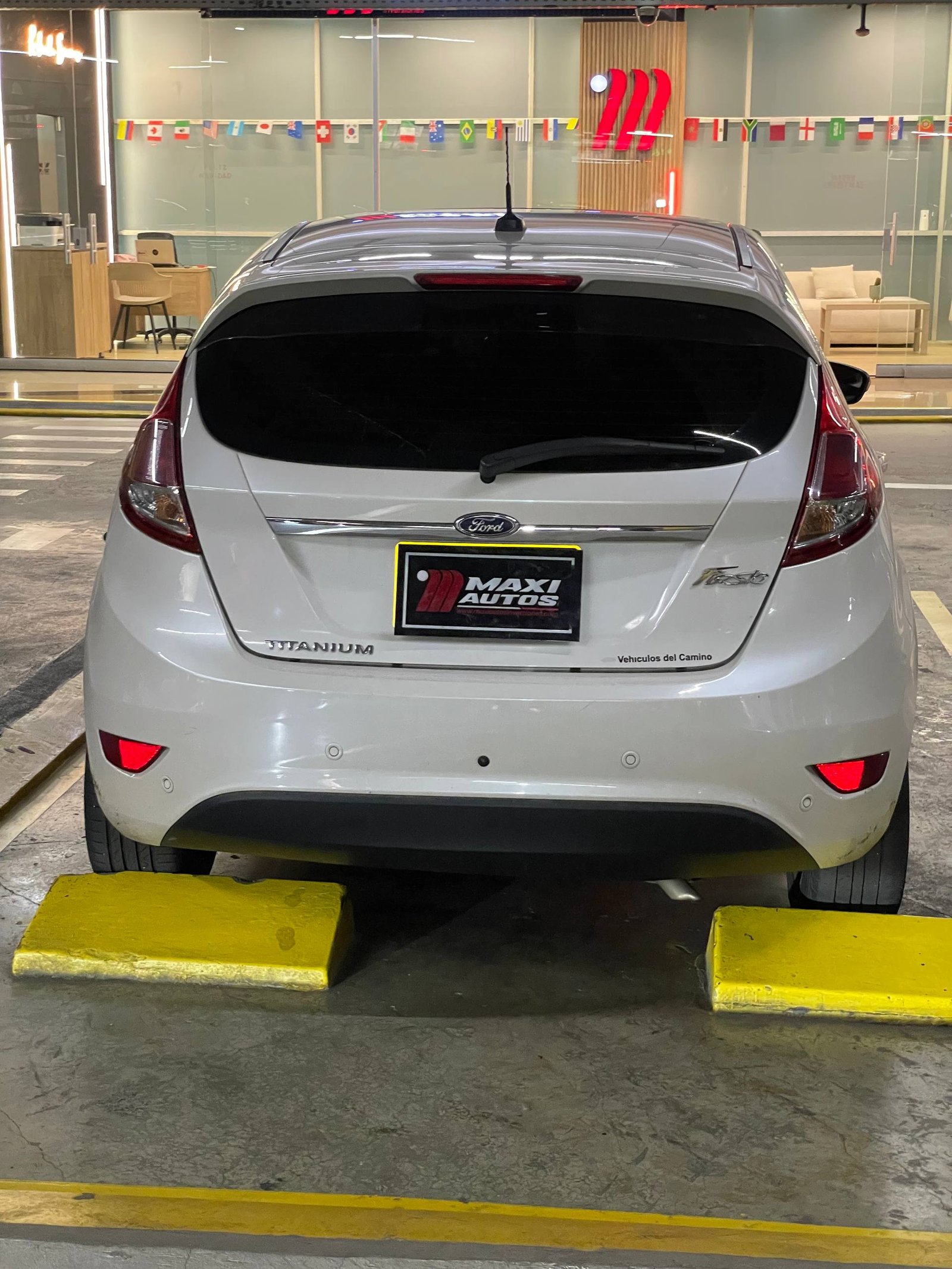 FORD FIESTA TITANIUM AT 1.6