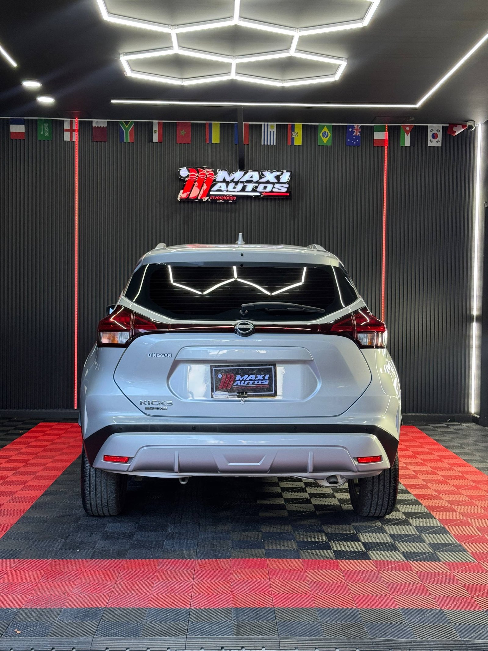 NISSAN KICKS SENSE 1.6L MT