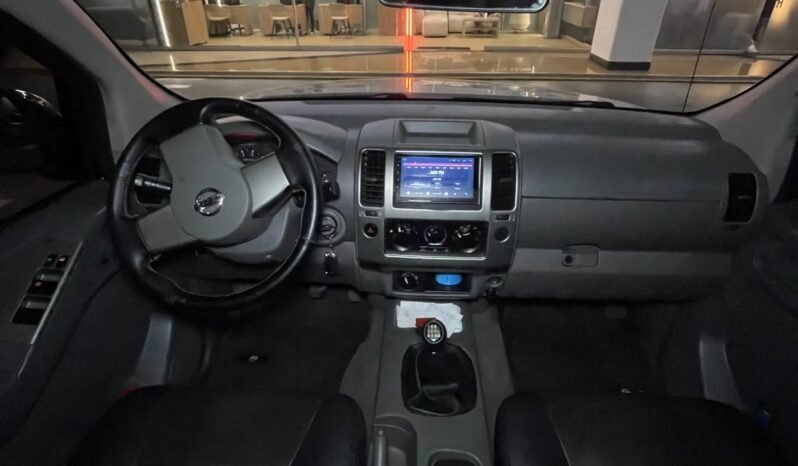 
								NISSAN NAVARA TURBO 4X4 2.5 AT full									