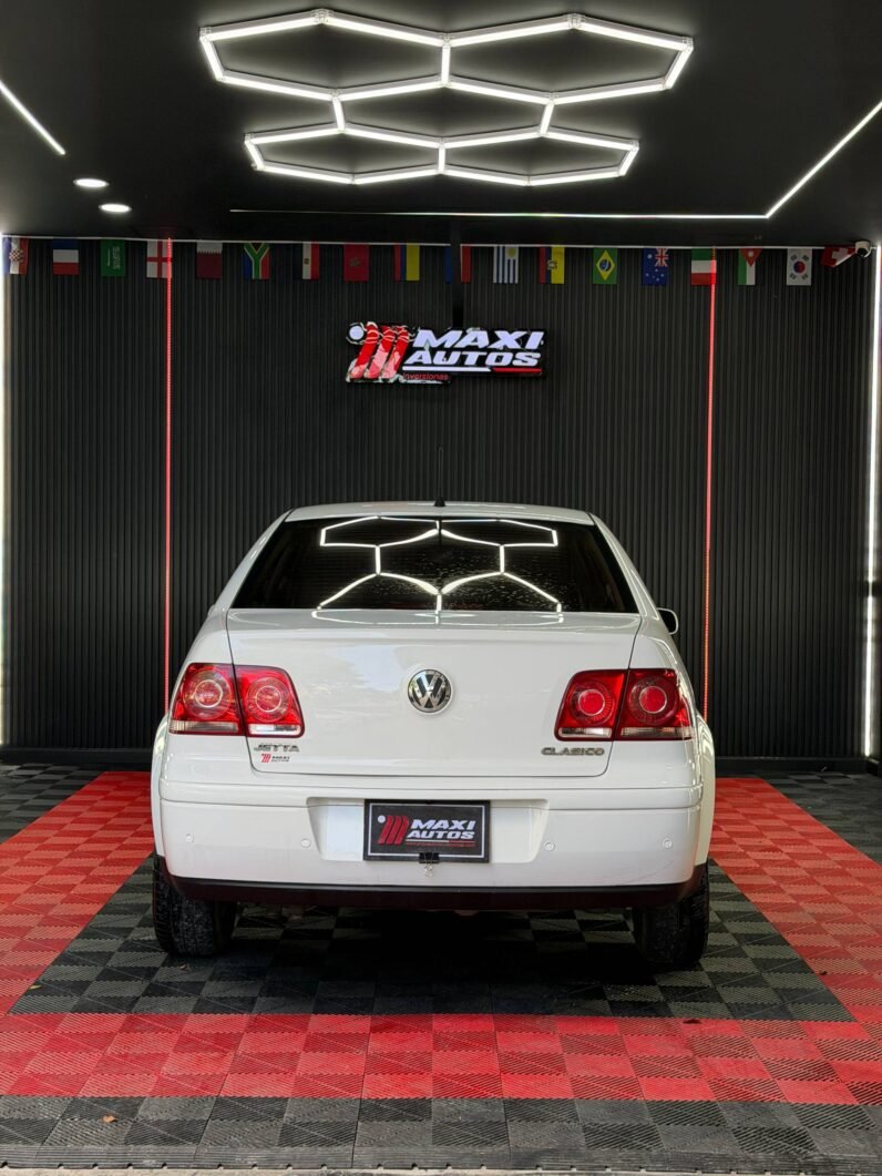 
								VOLKSWAGEN JETTA CLASSIC EUROPA MT 2.0 full									