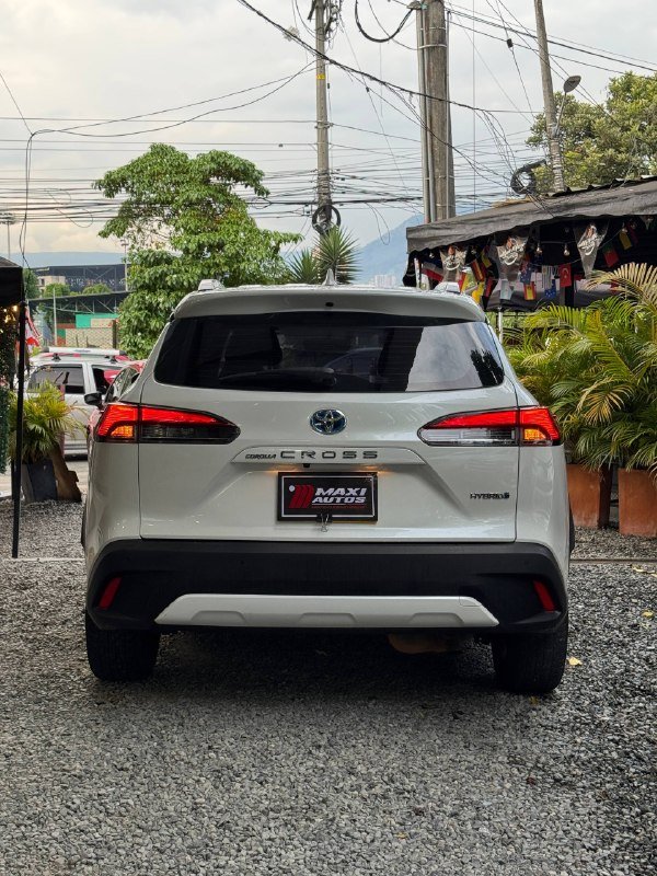 TOYOTA COROLLA CROSS XEI HYBRID 1.8 AT