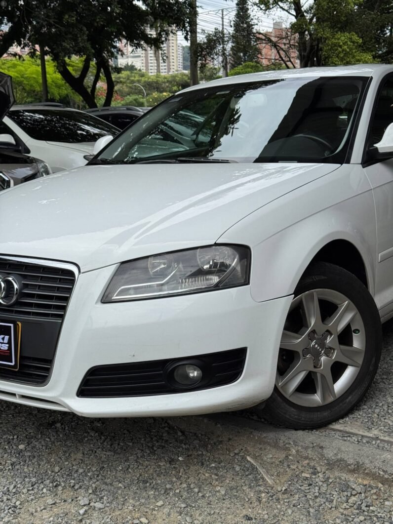 
								AUDI A3 SPORTBACK full									
