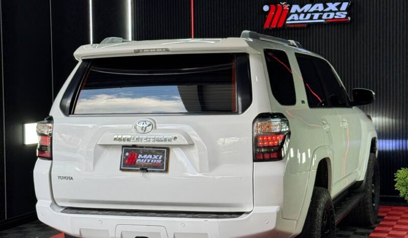 
								TOYOTA 4RUNNER SR5 4.0 AT 4X4 full									