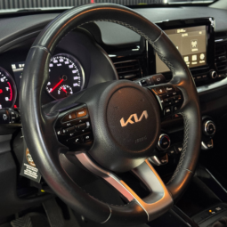 
										KIA STONIC ZENITH 2023 HIBRIDA MEC full									