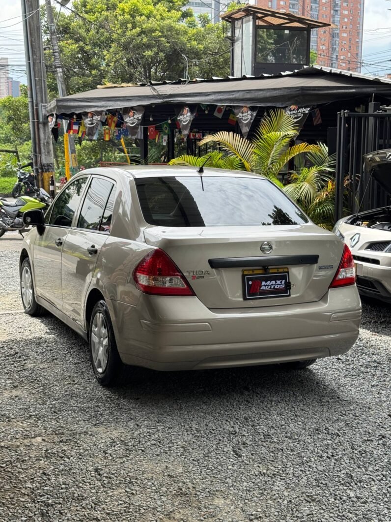 
								NISSAN TIIDA SEDAN MIIO MT 1.8L full									