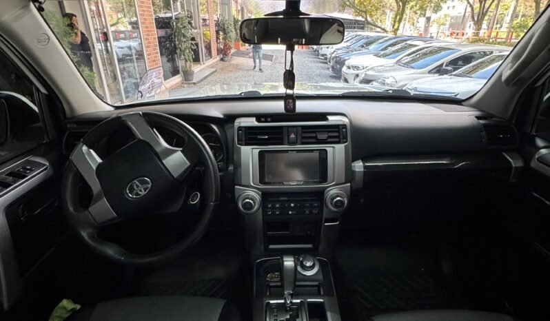 
								TOYOTA 4RUNNER SR5 4.0 AT 4X4 full									
