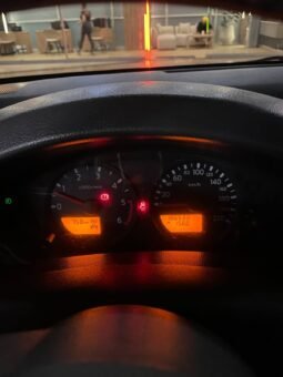 
										NISSAN NAVARA TURBO 4X4 2.5 AT full									