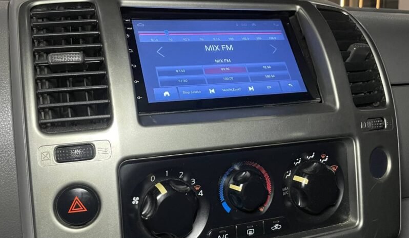 
								NISSAN NAVARA TURBO 4X4 2.5 AT full									