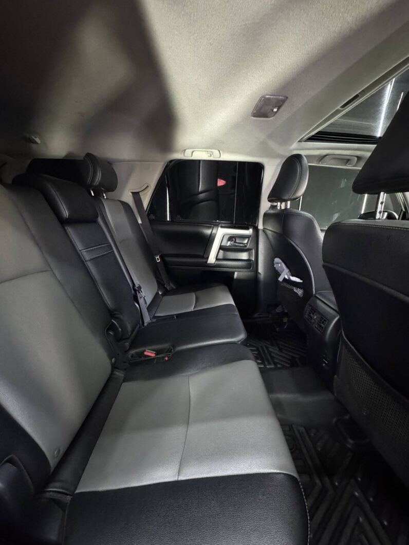 
								TOYOTA 4RUNNER SR5 4.0 AT 4X4 full									