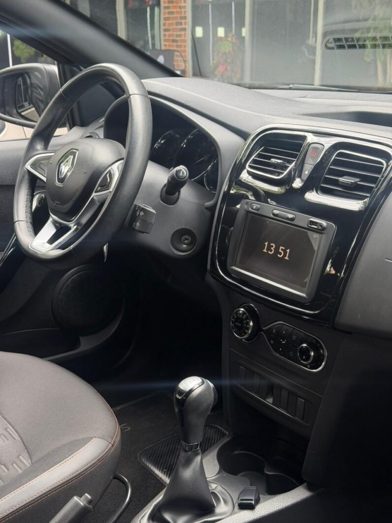 
								RENAULT STEPWAY INTENS AUT CVT 1.6 full									