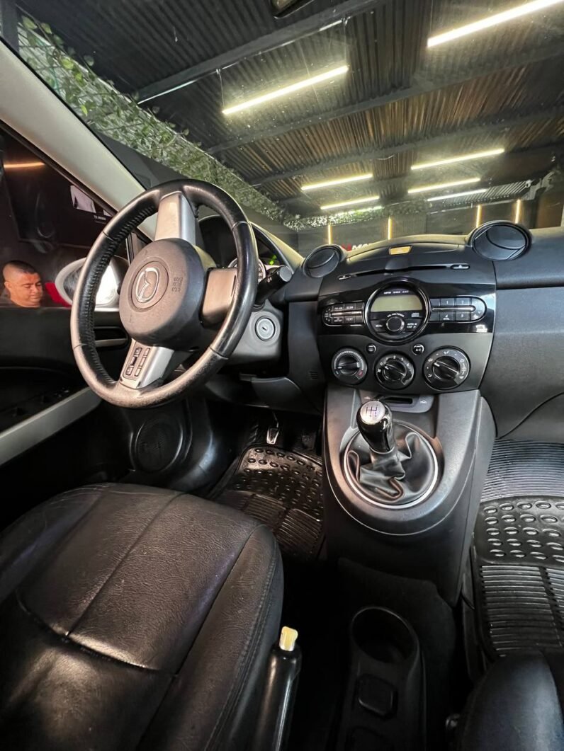 
								MAZDA 2 HB MT full									